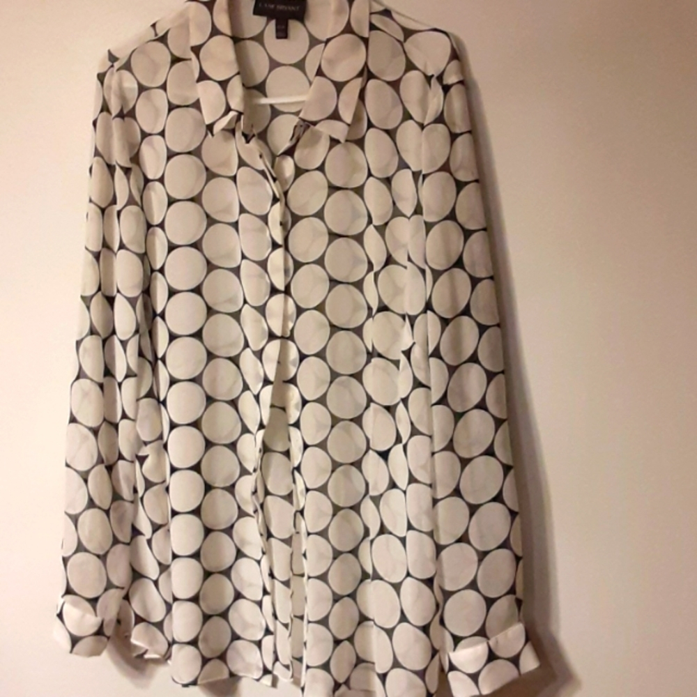 Lane Bryant 22/24 Blouse. SHEER Black Background with White Circles